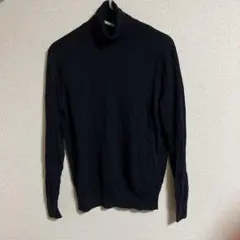 ネイビー タートルネックニット