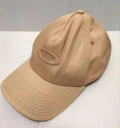OAKLEY（オークリー）キャップ／帽子　ベージュ