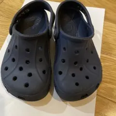 15センチ　Crocs 黒 サンダル 恐竜ロゴ