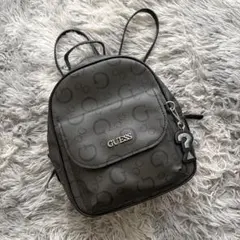 GUESS ミニリュック バックパック ブラックのサムネイル