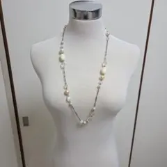 ホワイト系 ビーズ ロングネックレス