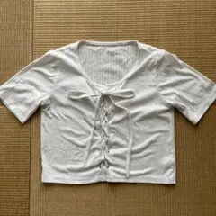 リボン付きホワイト半袖トップス