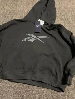 Reebok ブラック フード付きパーカー　新品未使用　Mサイズ