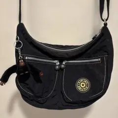 Kipling キプリング　ブラック　ショルダーバッグ　チャーム付き