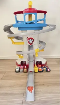 パウ・パトロール パウっと出動！DXパウステーション/ダイキャストビーグル7台