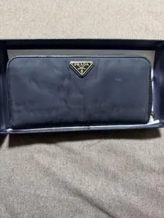 PRADAナイロン長財布