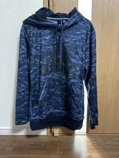 adidas 迷彩柄 フード付きパーカー　前ポケット付き　ブルー