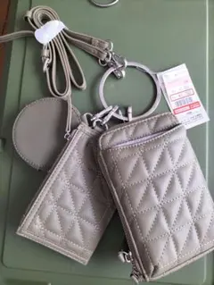 最終値下げ★新品 しまむら　３連ショルダー　オリーブ色のサムネイル