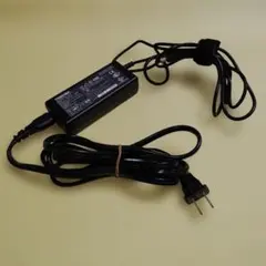 ☆TOSHIBA ACアダプター PA3282U-1ACA 本体《USED》のサムネイル