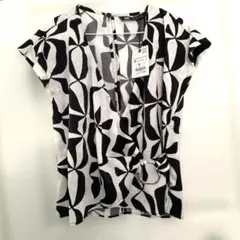 新品 ZARA ザラ 半袖ブラウス モノトーン 総柄 Mサイズ 定価5290-のサムネイル
