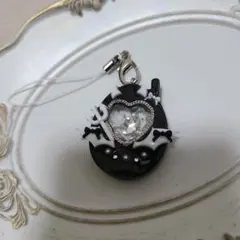 ハンドメイド　しゃかしゃかキーホルダーチャーム　たまご