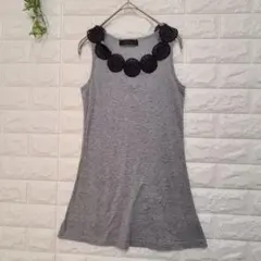 a181【BLACK LABEL】グレー　タンクトップ フラワーモチーフ 刺繍のサムネイル