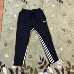 adidas ブラック スリムフィットパンツ