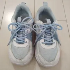 20cm NUOVO ライトブルー スニーカー 女の子用