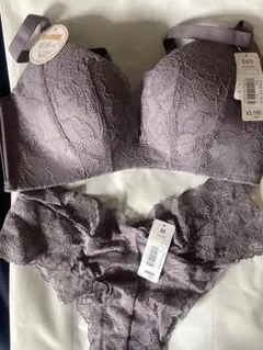 【匿名配送】エメフィール プレミアム超盛ブラ ショーツセット E65 M