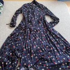 UNIQLO ネイビー花柄ロングワンピース