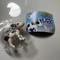 子ウシ アピるチャーム 茶色い子ウシ 赤
