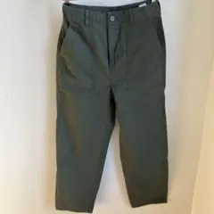 ジーユー　オリーブグリーン パンツ