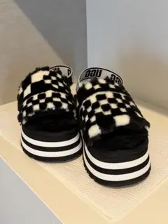 【UGG 】チェック柄ファー厚底サンダル