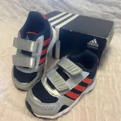 アディダス　12cm スニーカー　箱付き　新品　未着用