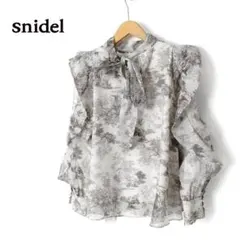 新品 snidel トワルドジュイ柄オーガンシースルーブラウス グレーベージュ