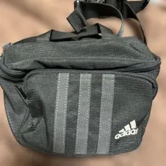 adidas ボディバッグ ブラック 3本ライン　アディダス　ウエストバック
