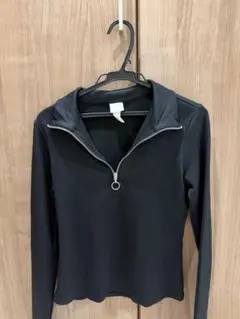 H&M ハーフジップ リブカットソー ブラックのサムネイル