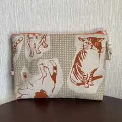 ハンドメイド　ポーチ　猫柄　ベージュ
