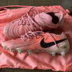 NIKE ファントム GX ピンク サッカースパイクのサムネイル