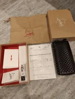 美品 Christian Louboutin スタッズ長財布