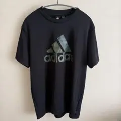 adidas Tシャツ ブラック カモフラロゴ