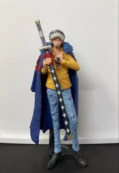 ワンピース　トラファルガーロー　フィギュア