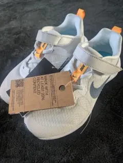 新品タグ付きNike ホワイト スニーカー ベルクロ