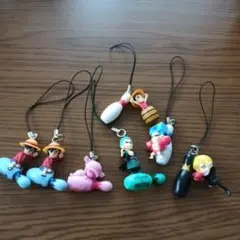 7点　ワンピース　ONE PIECE グッズ　キーホルダー　ラウンドワン