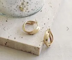 テイクアップ K18/K10 ヒネリツインフープピアス（YG)