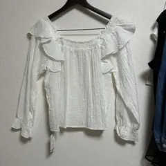新品タグ付き　スプレイ　フリルブラウス　長袖
