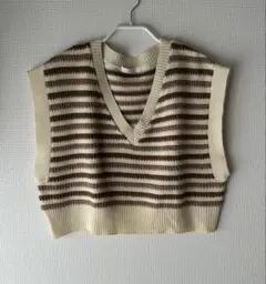 アイボリー・ブラウン ストライプ ニットベスト