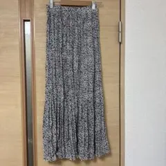 フレアロングスカート 花柄 黒白