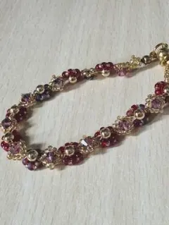 ハンドメイド ビーズブレスレット レッド系