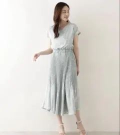 美品　ナチュラルビューティーベーシック フラワーワンピース　Sのサムネイル