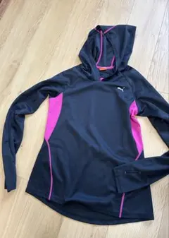 Puma フード付き トップス ブラック/ピンクレディース