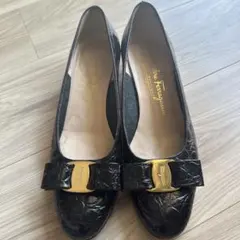 Salvatore Ferragamo ヴァラ パンプス クロコ型押しのサムネイル