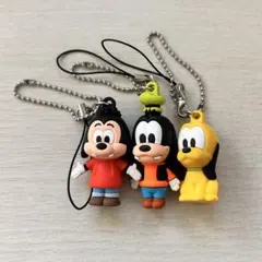 グーフィー　マックス　バッジつきペアチェーン ディズニーストア グーフィーとマックスぬいぐるみバッジキー