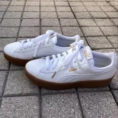 PUMA ホワイト レザー スニーカー