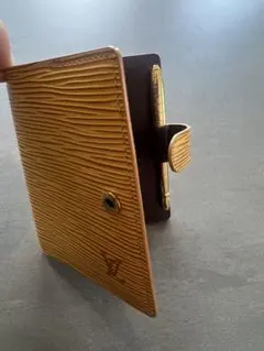 LOUIS VUITTON エピレザー 手帳カバー　ボールペン付