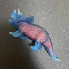 トリケラトプス 最強決戦　光ってのび〜る！恐竜vsドラゴン　超限界バトル　宝島社