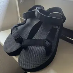 美品◎TEVAテバ　厚底サンダル　BLACK◎25センチ