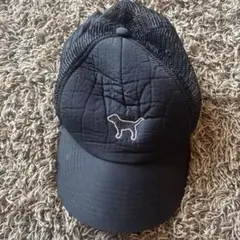 PINK犬刺繍 ブラックベースボールキャップ
