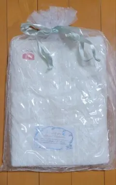 新品未使用　未開封　ベビーおくるみ　ホワイト　プレゼントのサムネイル