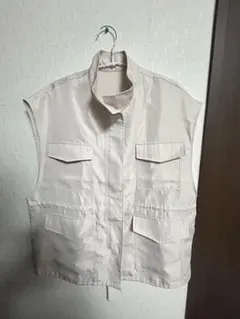 ベージュ ノースリーブ ベスト